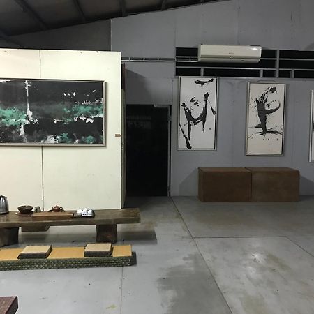 Museum Traveler'S Bnb Sanzhi Luaran gambar