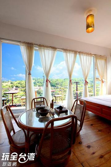 Museum Traveler'S Bnb Sanzhi Luaran gambar