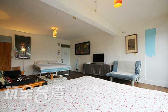 Museum Traveler'S Bnb Sanzhi Luaran gambar