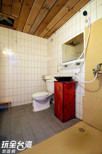Museum Traveler'S Bnb Sanzhi Luaran gambar