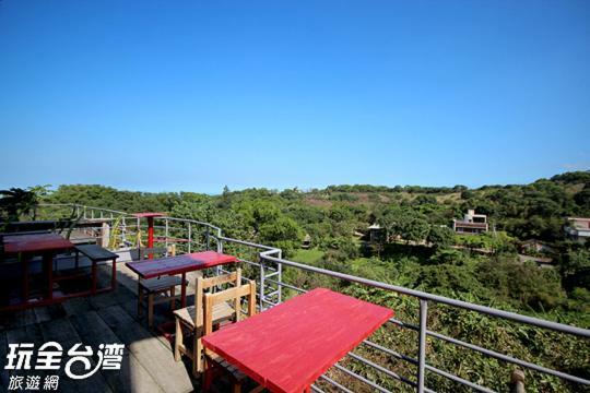 Museum Traveler'S Bnb Sanzhi Luaran gambar