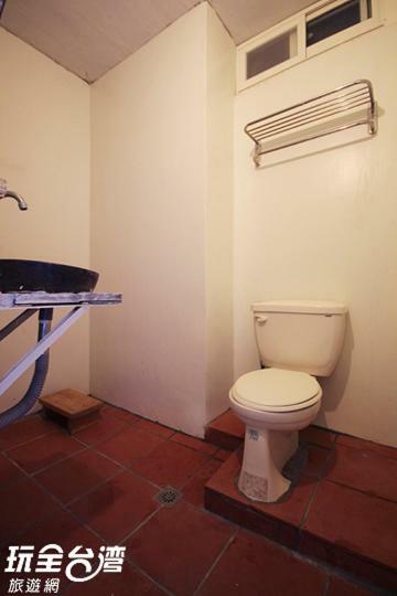 Museum Traveler'S Bnb Sanzhi Luaran gambar