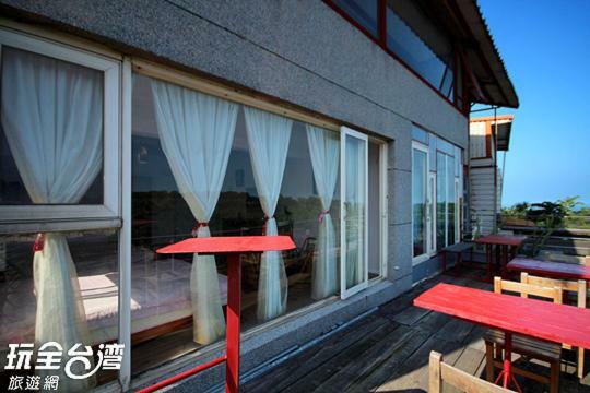 Museum Traveler'S Bnb Sanzhi Luaran gambar