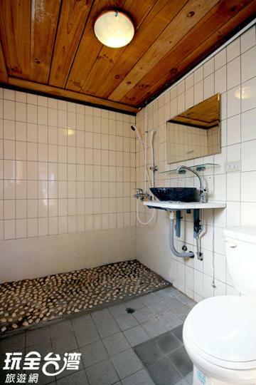Museum Traveler'S Bnb Sanzhi Luaran gambar