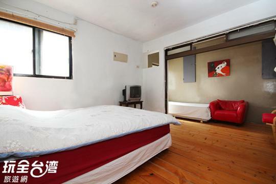 Museum Traveler'S Bnb Sanzhi Luaran gambar