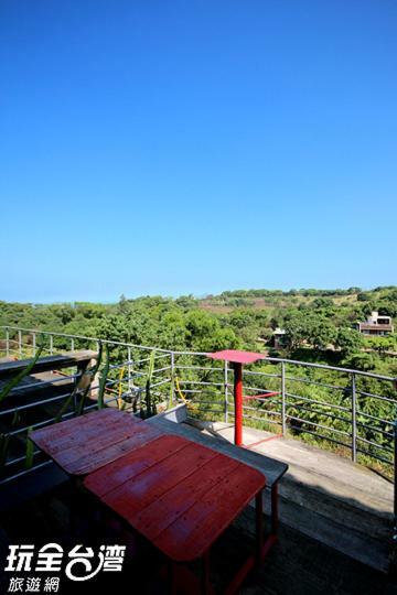 Museum Traveler'S Bnb Sanzhi Luaran gambar